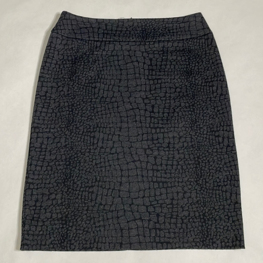 EUC Halogen animal print black grey pencil skirt sz 0